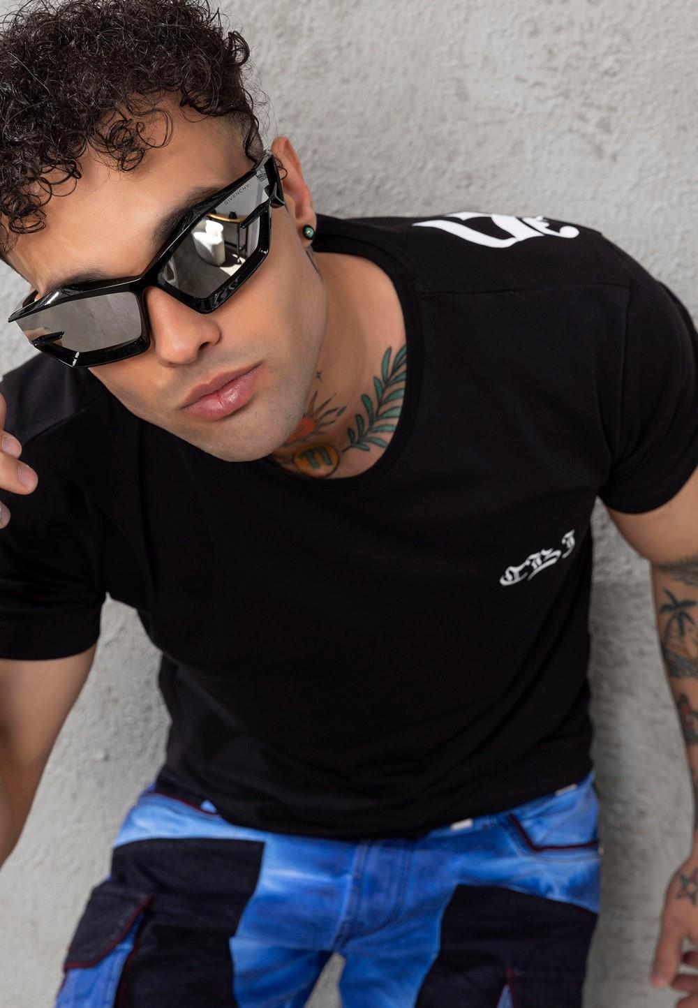 CT788 Men’s Statement Back Print T-Shirt Bold Presence Edition