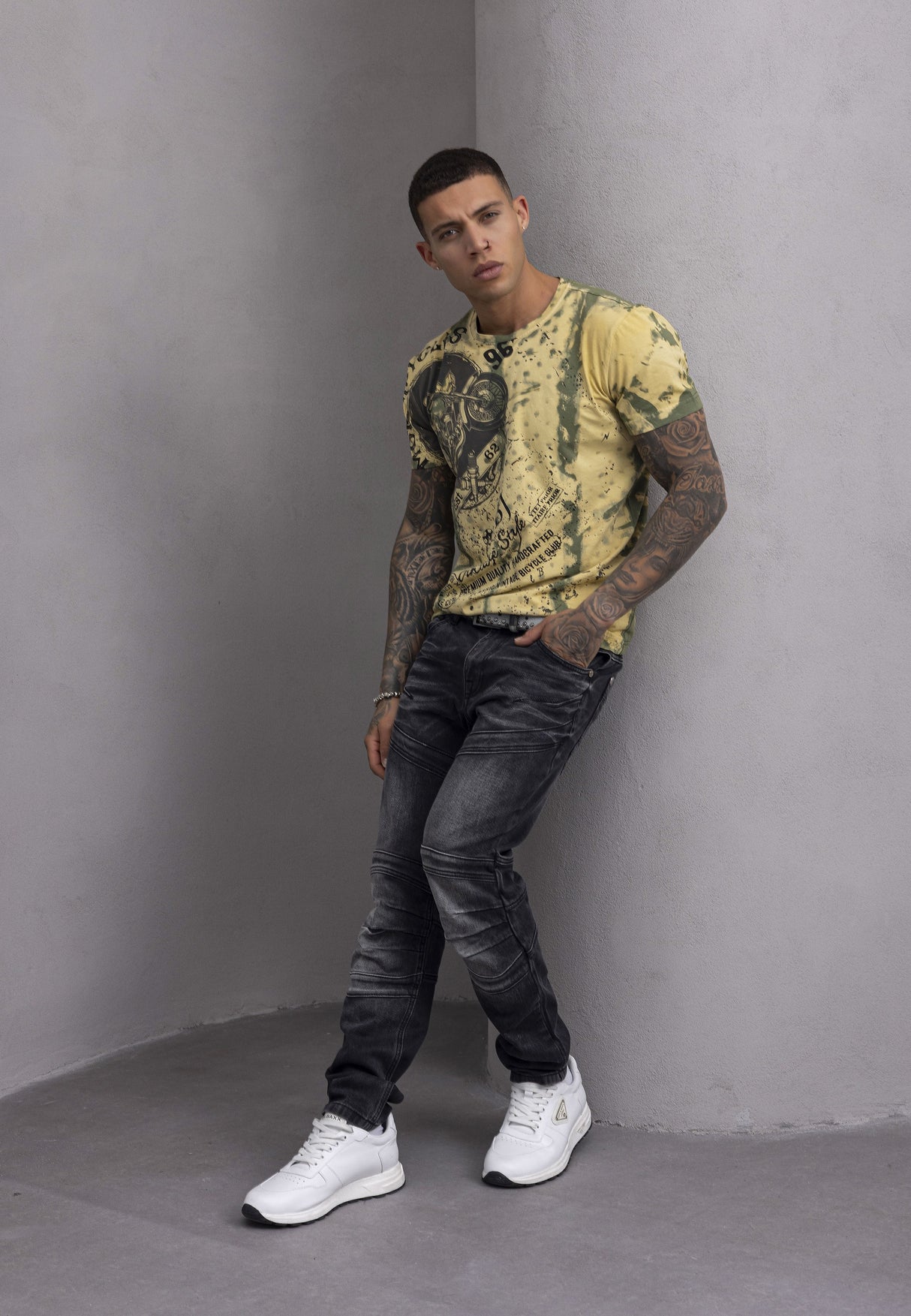 CT797 Men’s Dynamic Print Street Fit T-Shirt