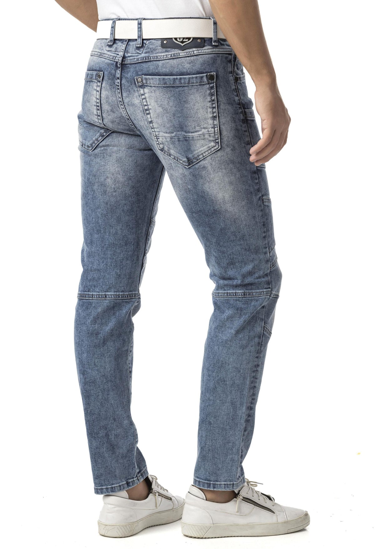 CD899 Men Jeans Iconic Fit Unmatched Style
