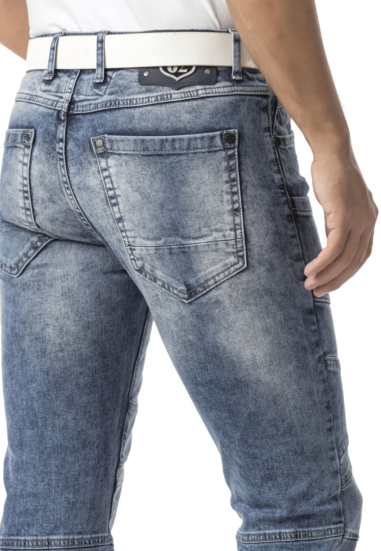 CD899 Men Jeans Iconic Fit Unmatched Style