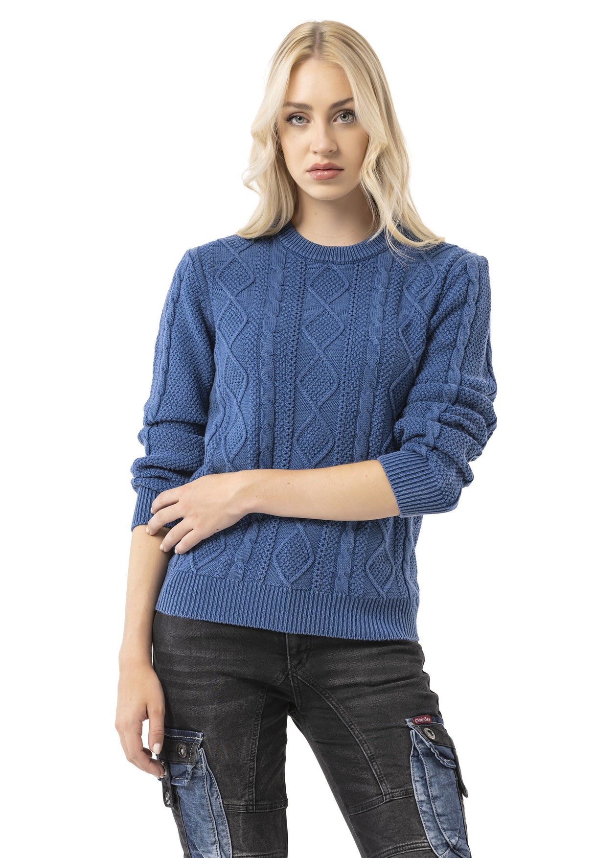 WP267 Kadın Örgü Kazak - Yuvarlak Yakalı ve Ribana Manşetli Kablo Örgü Kazak | Günlük ve Geçiş Mevsimleri için Klasik Günlük Görünüm