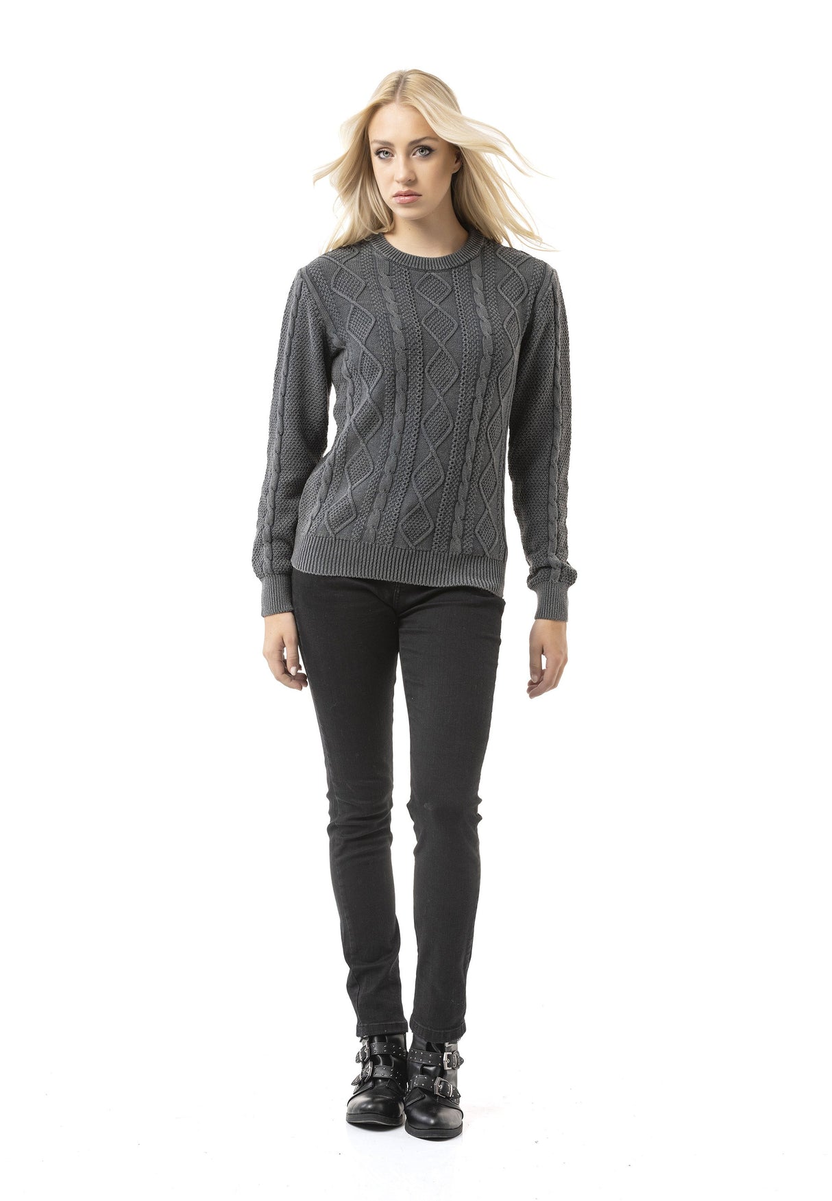 WP267 Kadın Örgü Kazak - Yuvarlak Yakalı ve Ribana Manşetli Kablo Örgü Kazak | Günlük ve Geçiş Mevsimleri için Klasik Günlük Görünüm