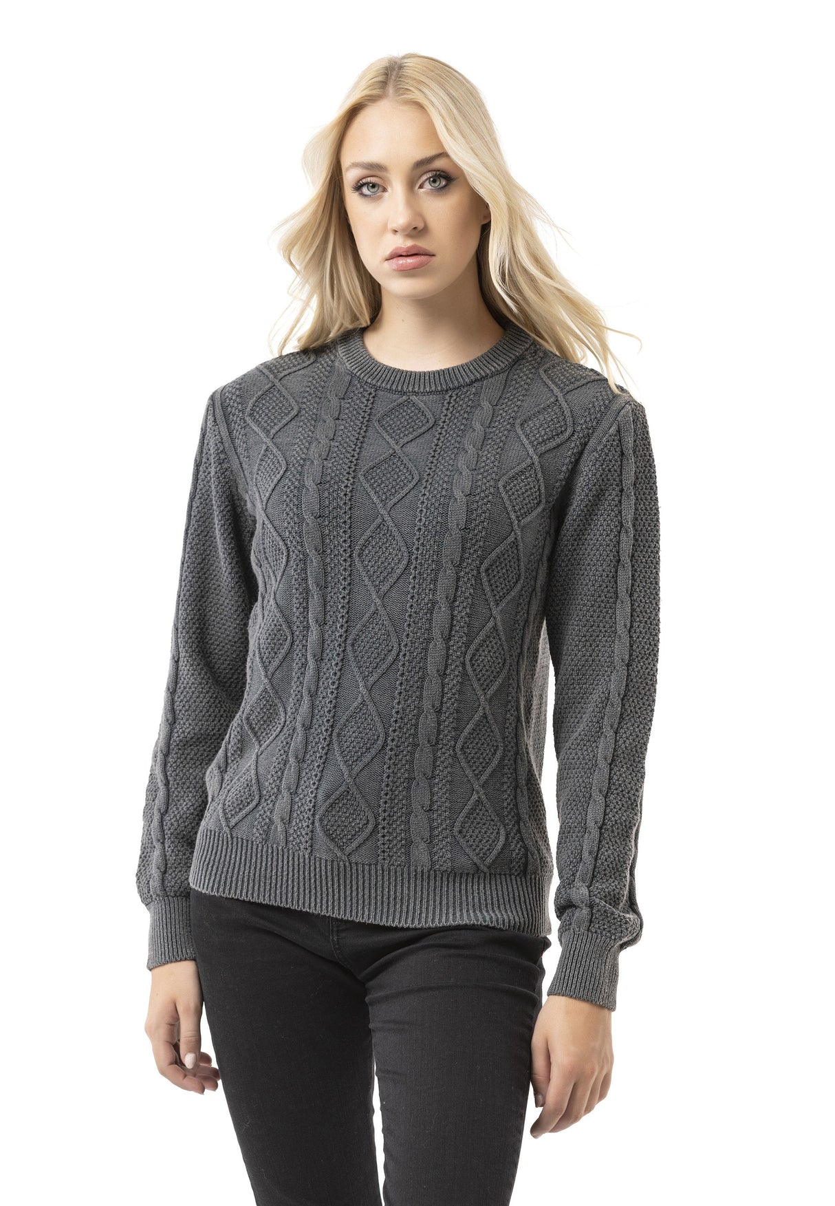 WP267 Kadın Örgü Kazak - Yuvarlak Yakalı ve Ribana Manşetli Kablo Örgü Kazak | Günlük ve Geçiş Mevsimleri için Klasik Günlük Görünüm