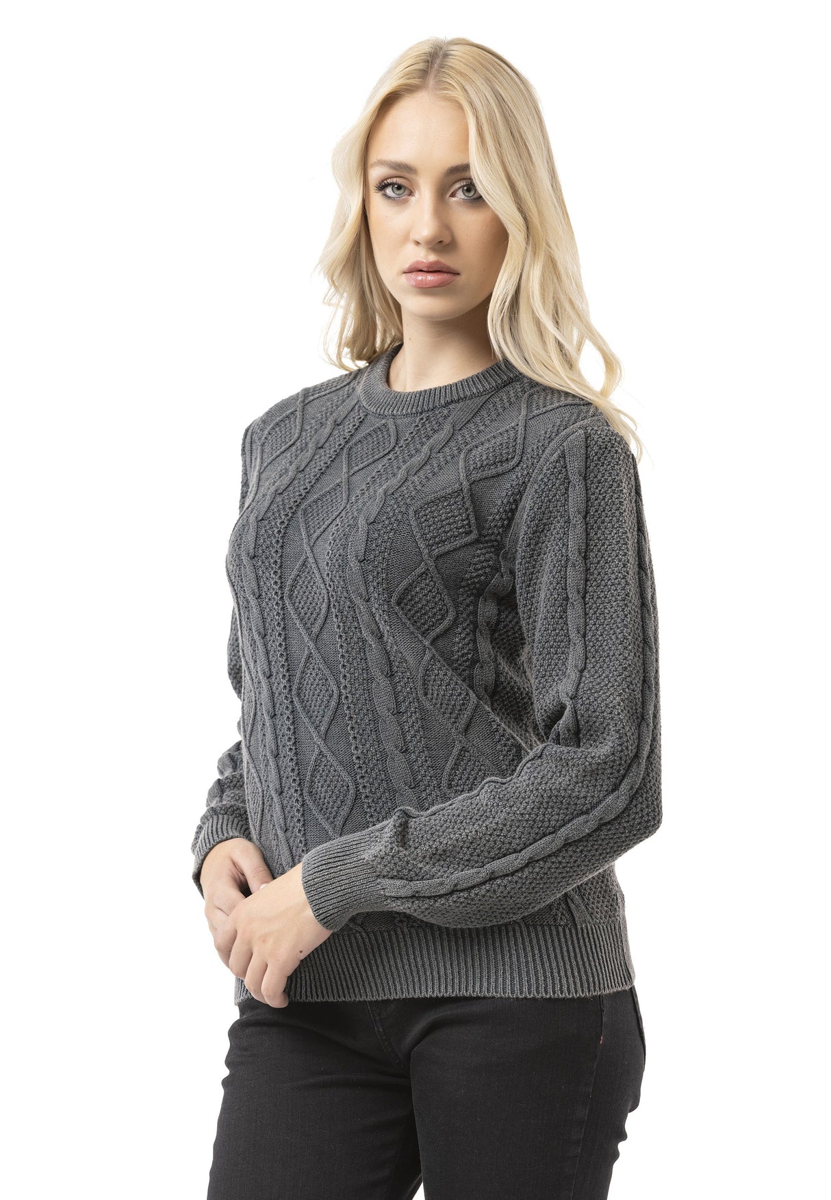 WP267 Kadın Örgü Kazak - Yuvarlak Yakalı ve Ribana Manşetli Kablo Örgü Kazak | Günlük ve Geçiş Mevsimleri için Klasik Günlük Görünüm