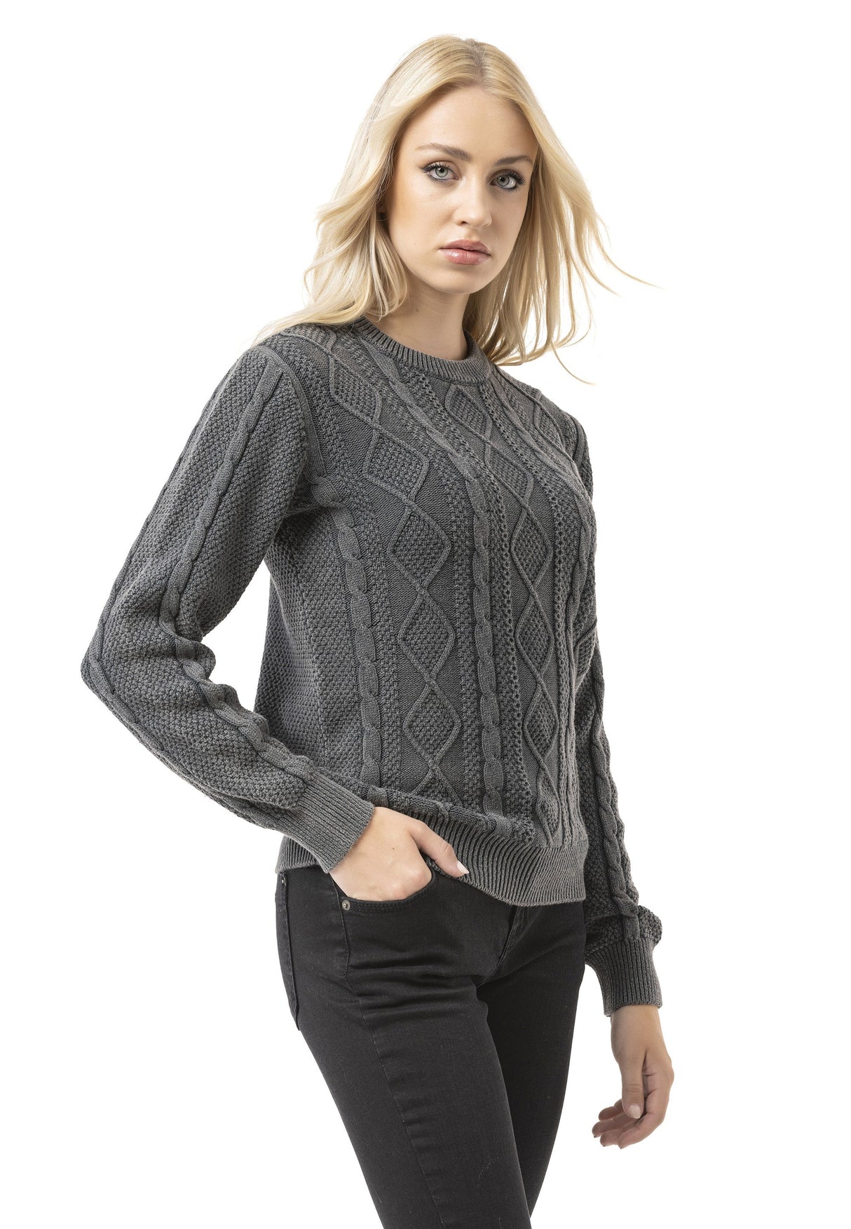 WP267 Kadın Örgü Kazak - Yuvarlak Yakalı ve Ribana Manşetli Kablo Örgü Kazak | Günlük ve Geçiş Mevsimleri için Klasik Günlük Görünüm