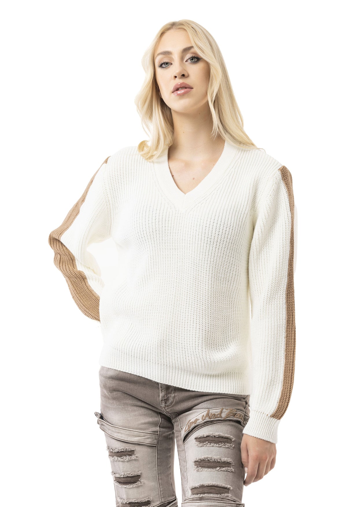 WP260 Kadın Örme Kazak – V yakalı, nervürlü yapıya ve kollarda çizgili detaylara sahip kazak | Günlük ve boş zamanlarınız için zamansız, rahat bir görünüm