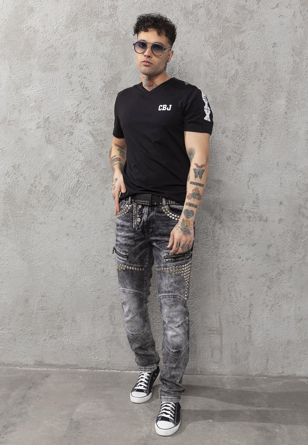 CT790 Men’s Stylish V-Neck T-Shirt – Bold Elegance Edition