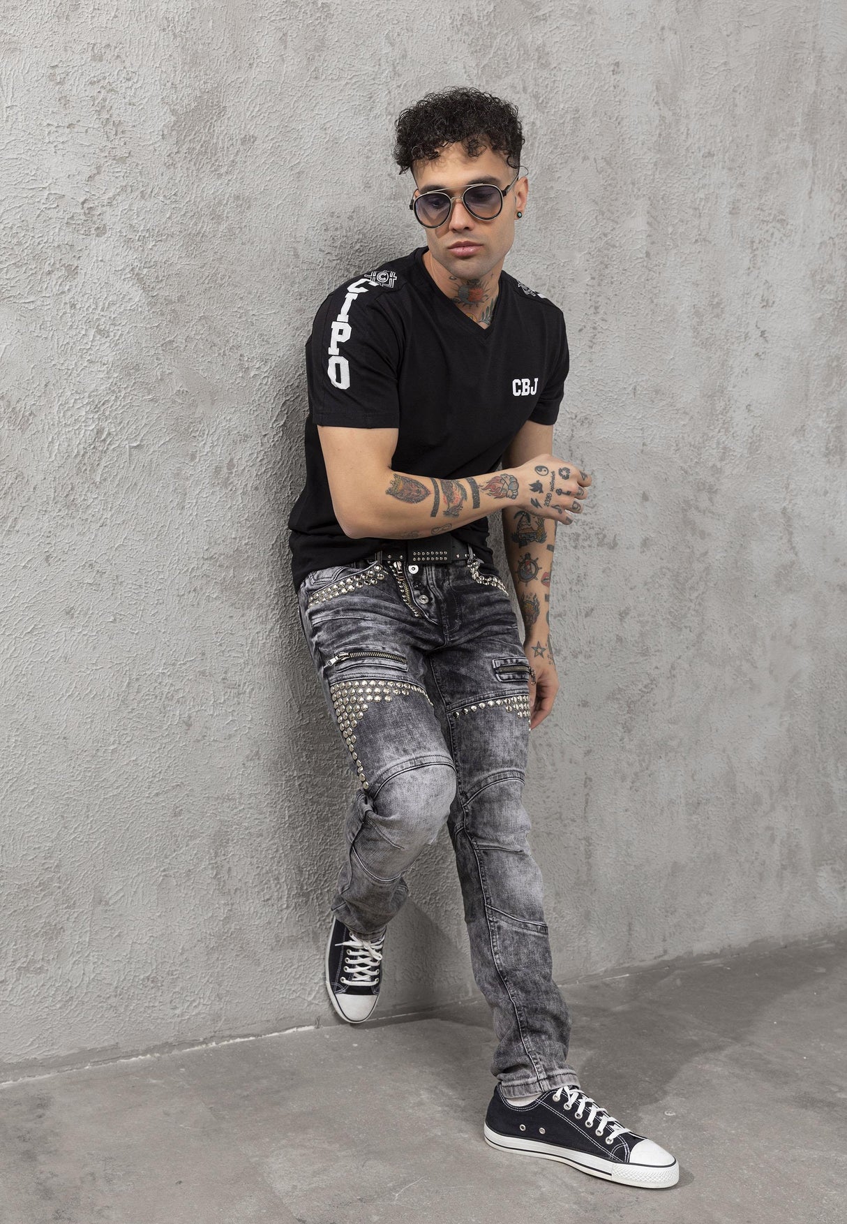 CT790 Men’s Stylish V-Neck T-Shirt – Bold Elegance Edition