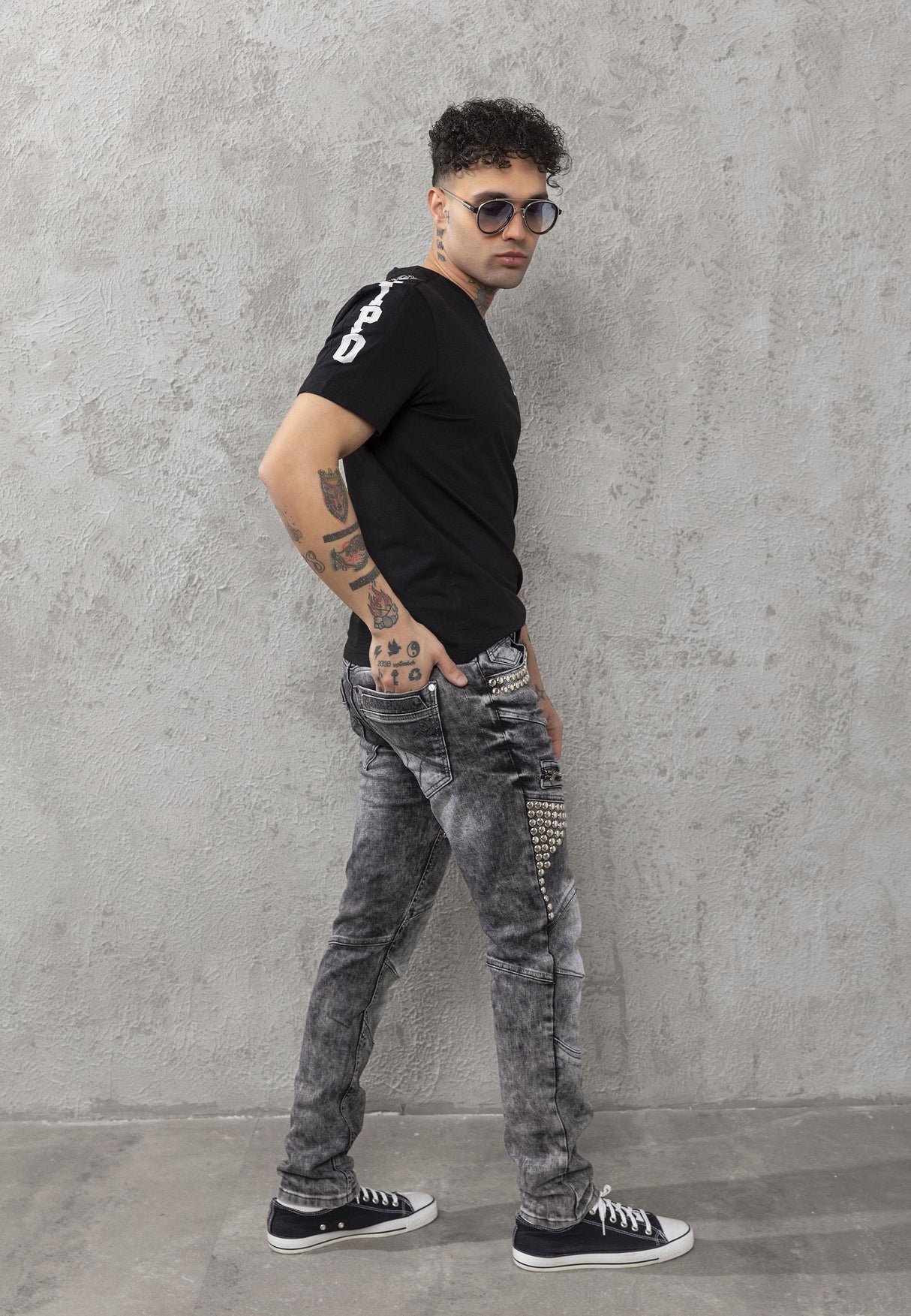 CT790 Men’s Stylish V-Neck T-Shirt – Bold Elegance Edition