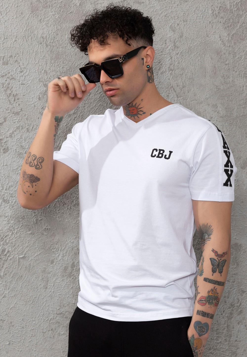 CT790 Men’s Stylish V-Neck T-Shirt – Bold Elegance Edition