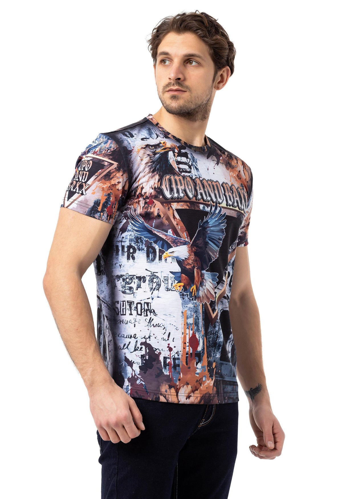 CT780 Men’s Crew Neck T-Shirt with Illustrative Eagle Design