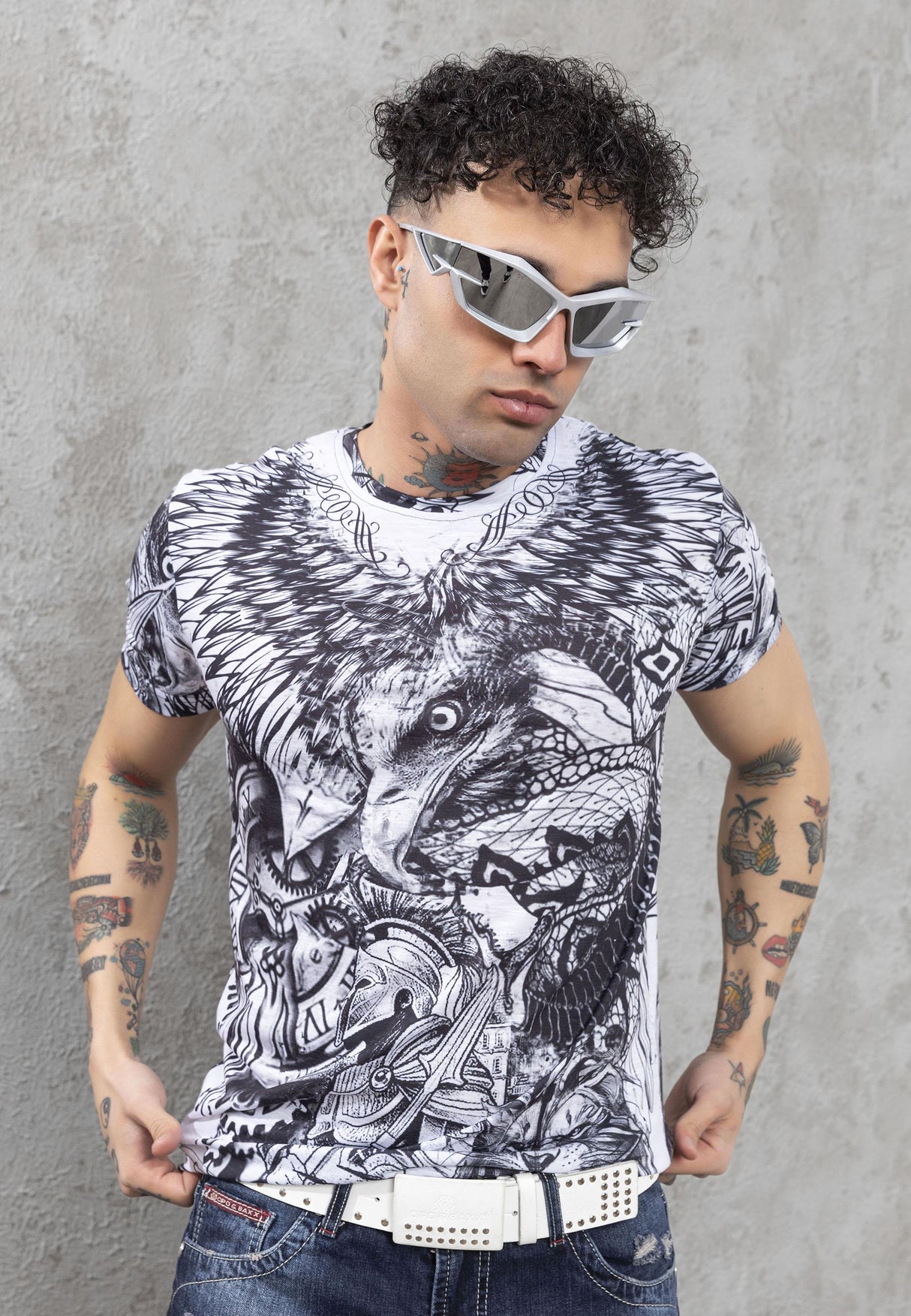 CT781 Men’s Crew Neck T-Shirt with Bold Eagle Graphic Design