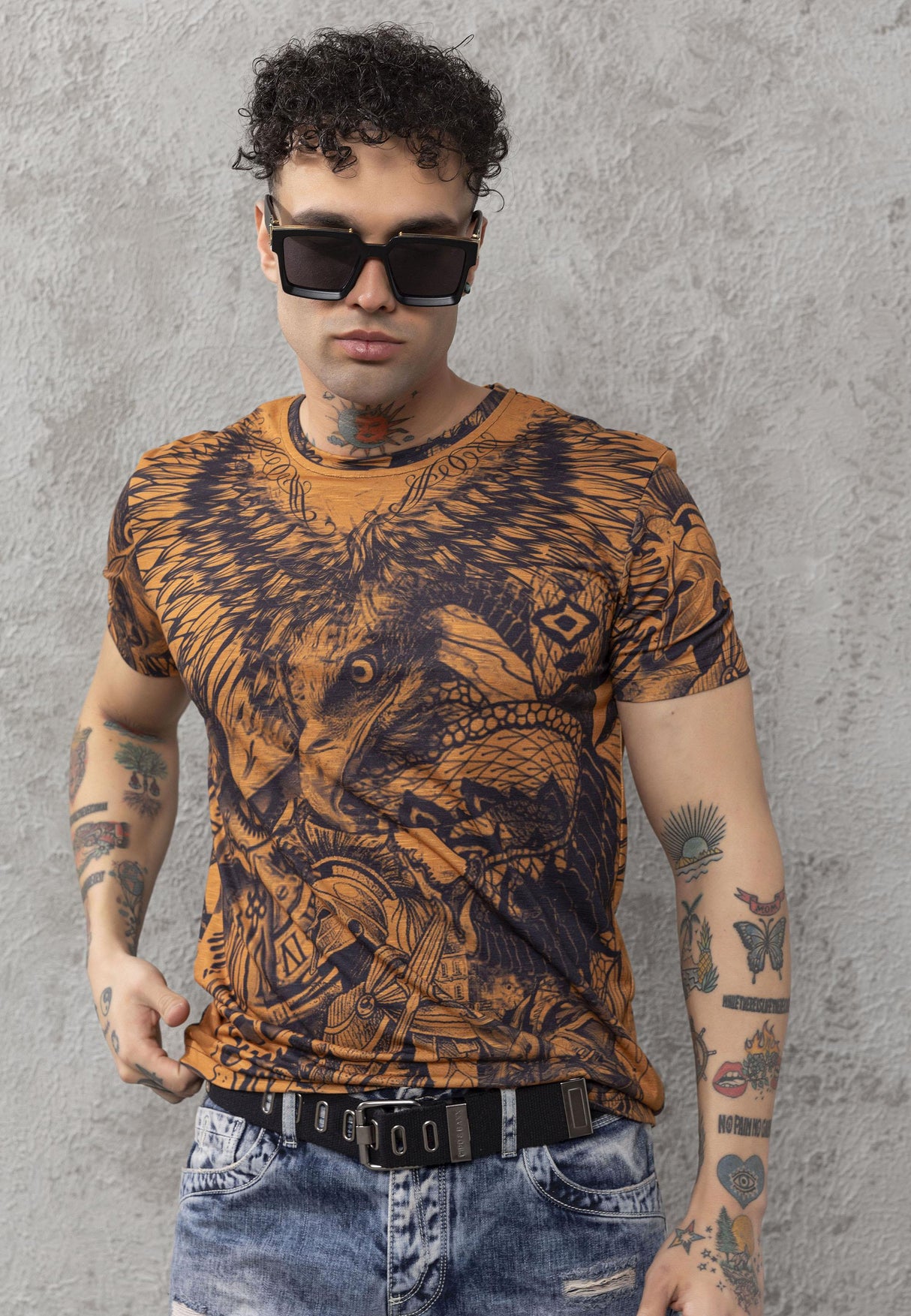 CT781 Men’s Crew Neck T-Shirt with Bold Eagle Graphic Design