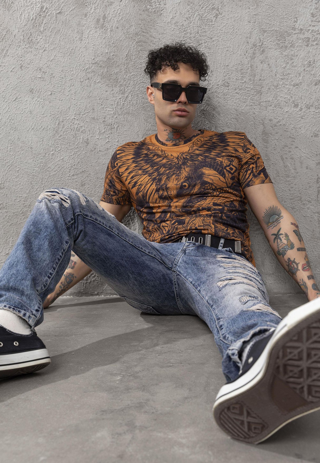 CT781 Men’s Crew Neck T-Shirt with Bold Eagle Graphic Design