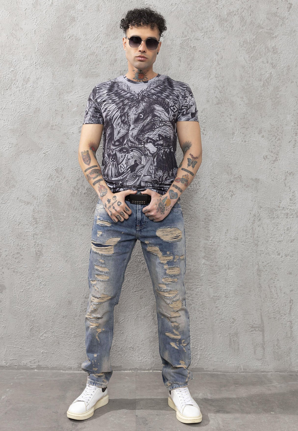 CT781 Men’s Crew Neck T-Shirt with Bold Eagle Graphic Design