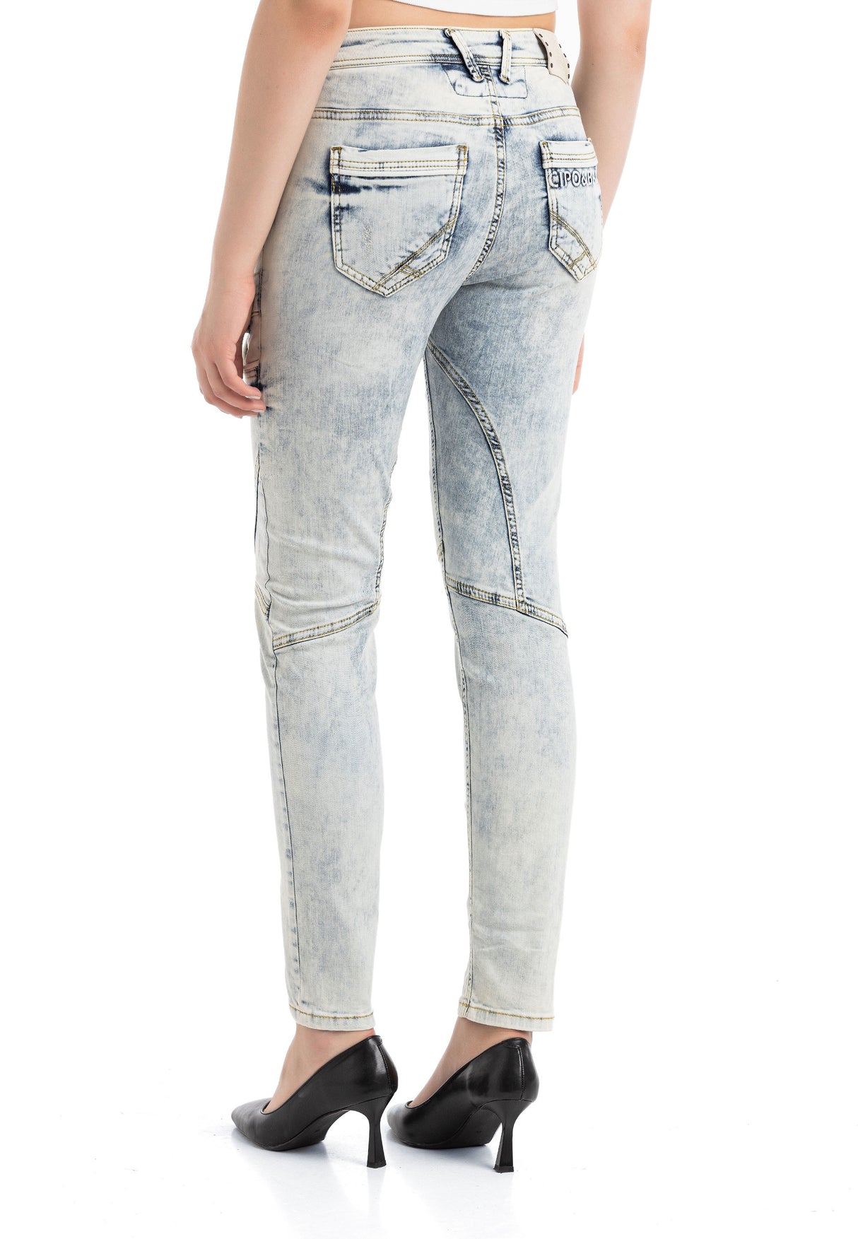 WD216 – Women’s Casual Fit High-Waist Jeans