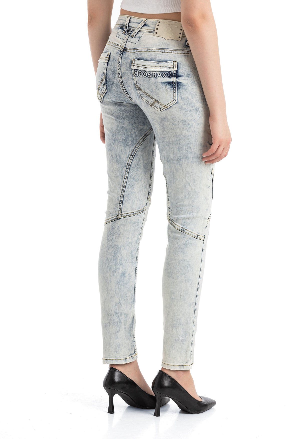 WD216 – Women’s Casual Fit High-Waist Jeans