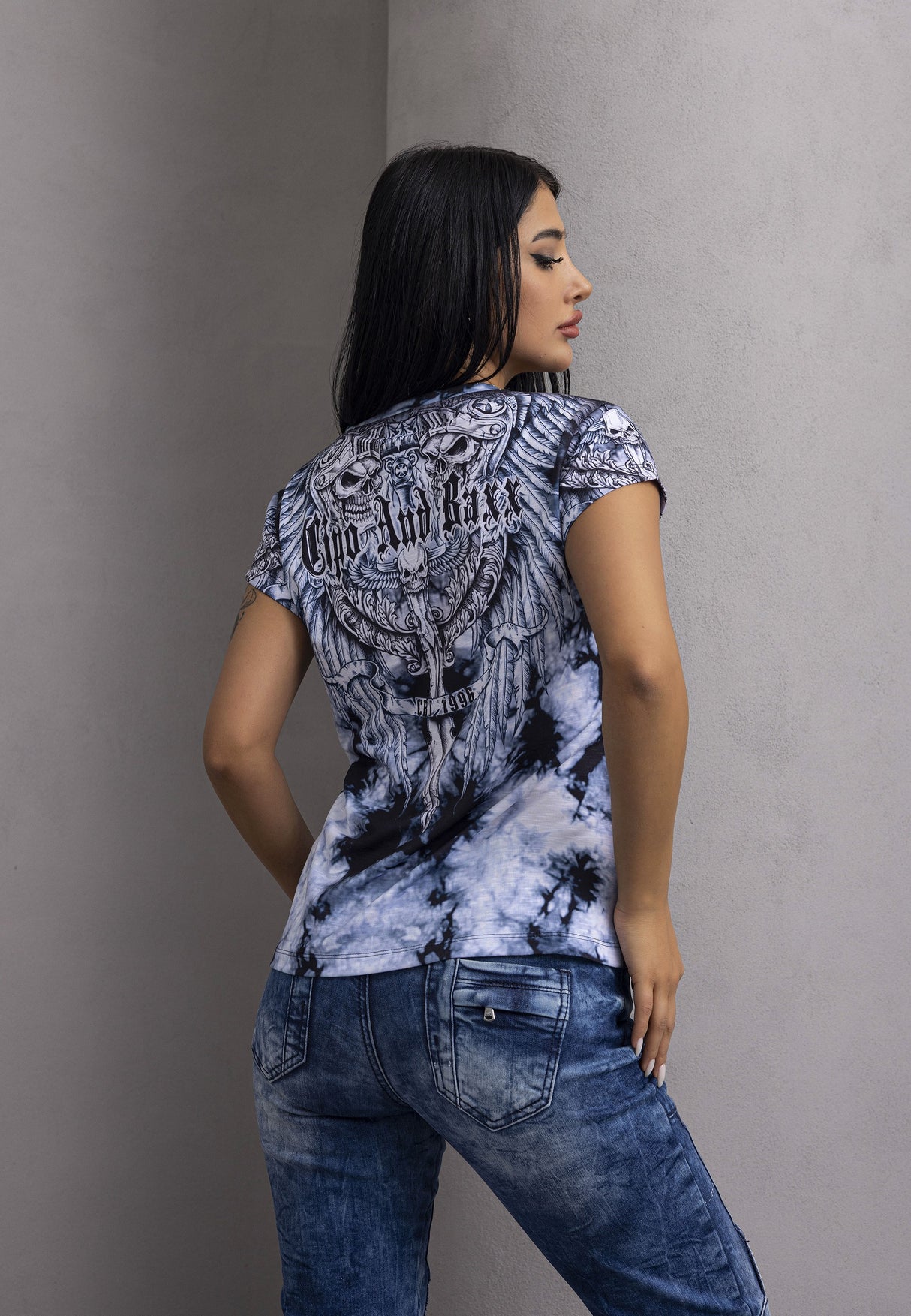 WT384 – Women’s Bold Pattern Street Chic Tee