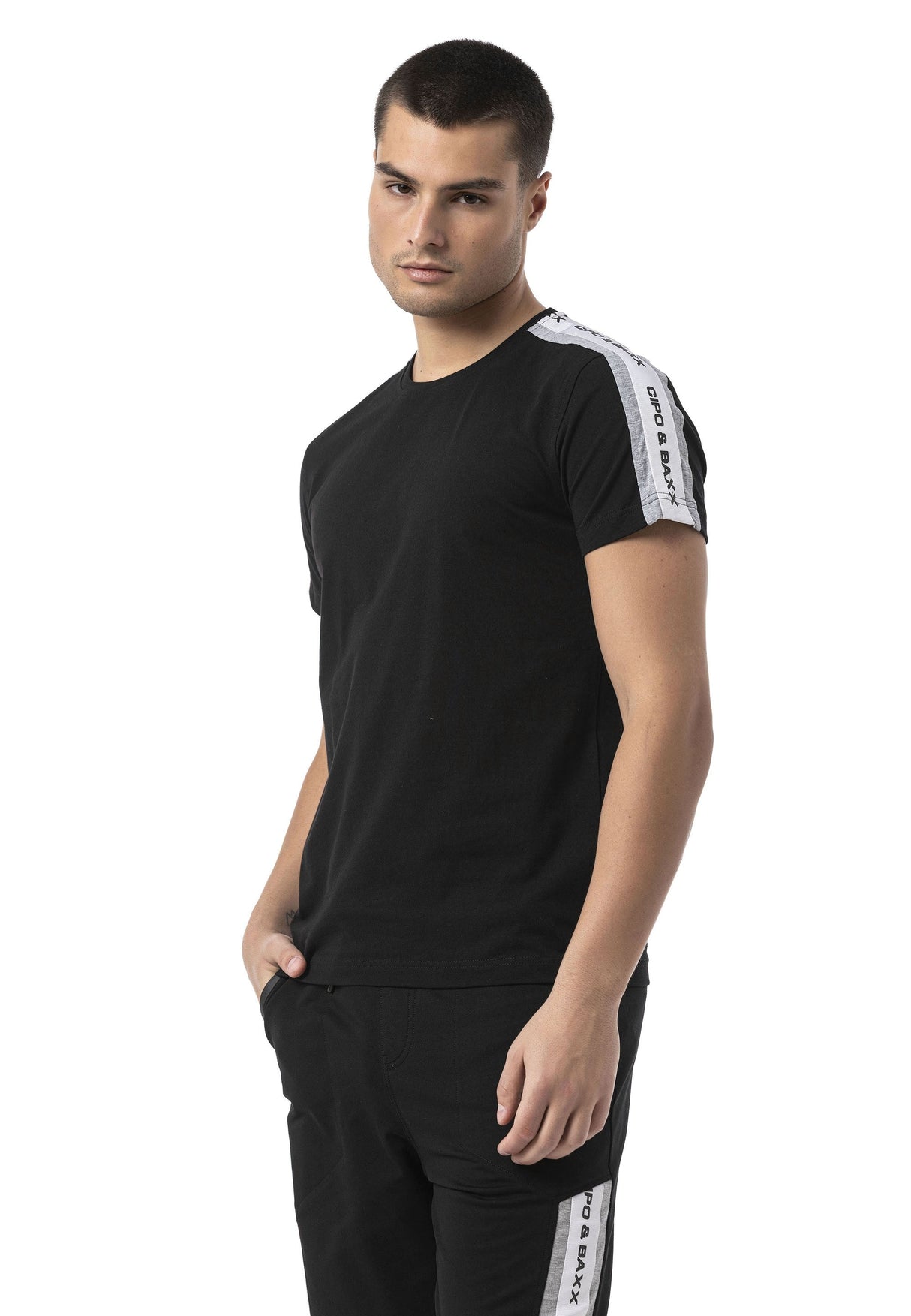 Erkek Regular Fit Şerit Detaylı Bisiklet Yaka Kısa Kollu Günlük Tişört CT815