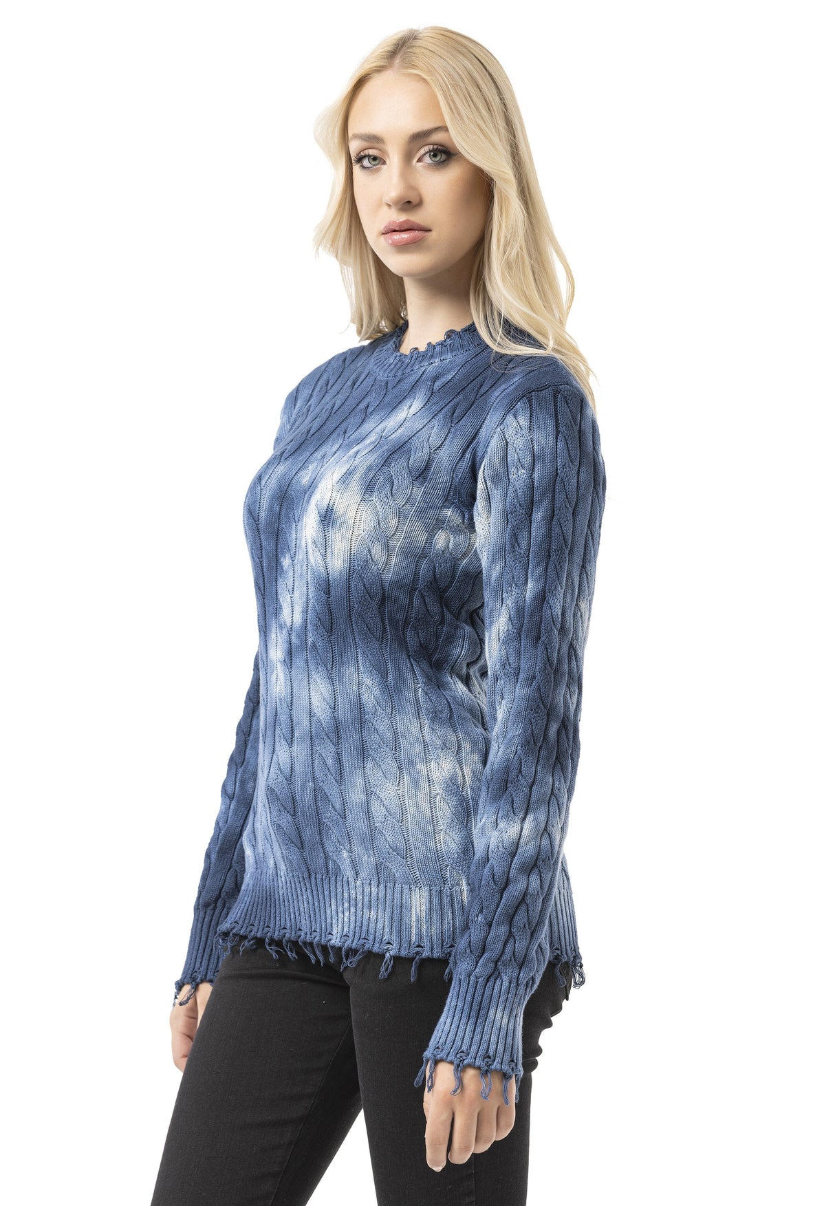 WP268 Kadın Örgü Kazak – Tie-Dye Desenli ve Kabartmalı Yapılı Kazak | Günlük ve Sokak Giyimine Uygun Modern ve Rahat Bir Görünüm