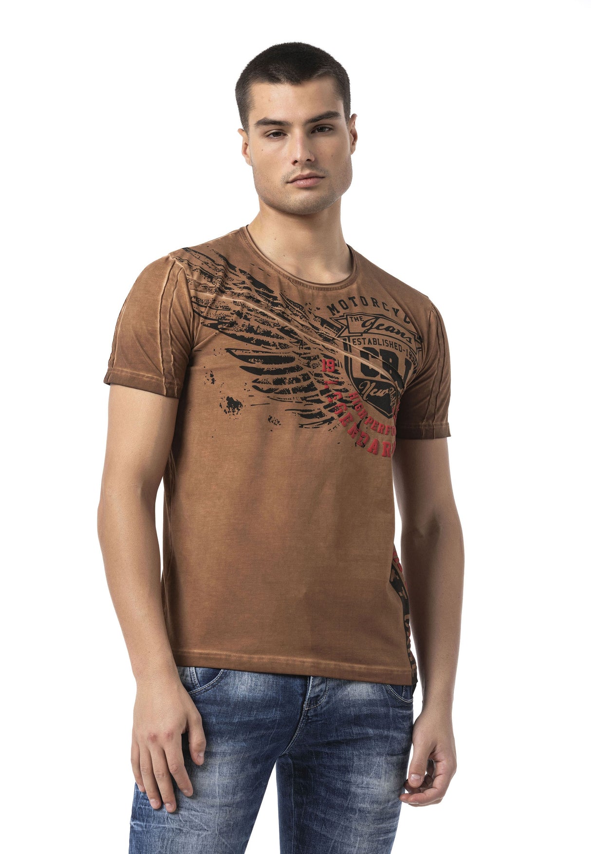 CT809 Erkek T-Shirt – Dikkat Çekici Ön Baskı & Modern Streetwear Tarzı