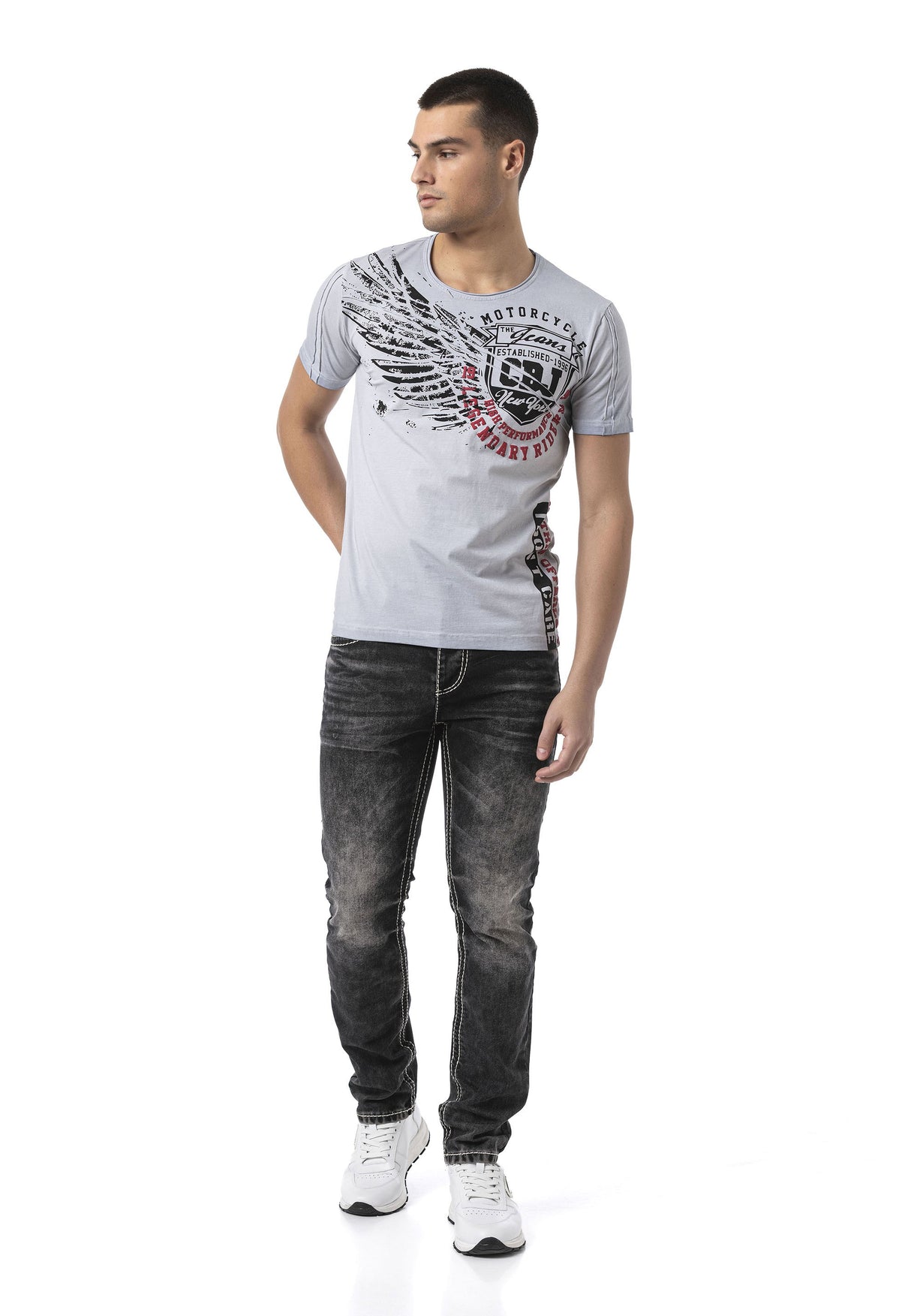 CT809 Erkek T-Shirt – Dikkat Çekici Ön Baskı & Modern Streetwear Tarzı